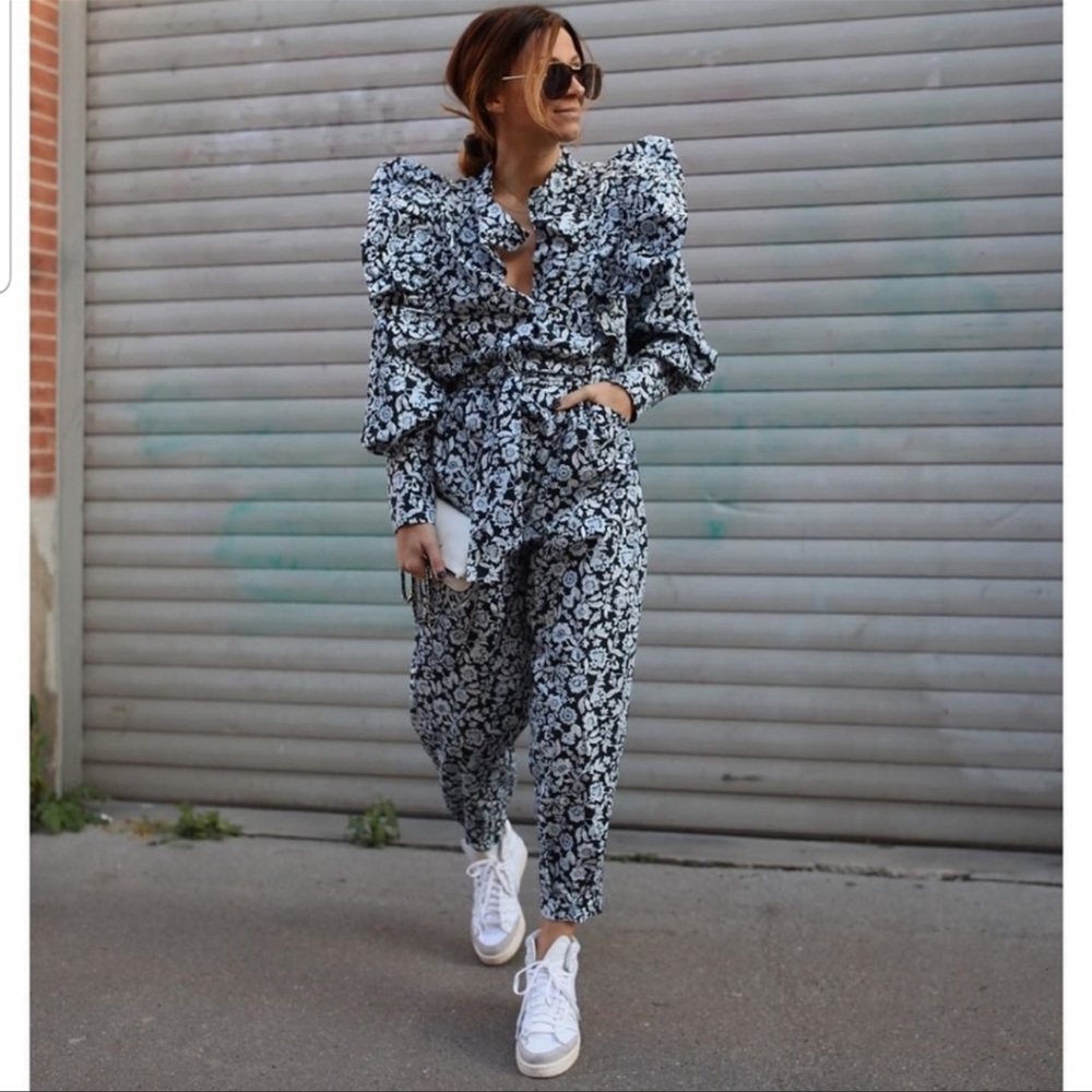 🦋Bloggers Favorite🦋 Zara Floral Jumpsuit Size M